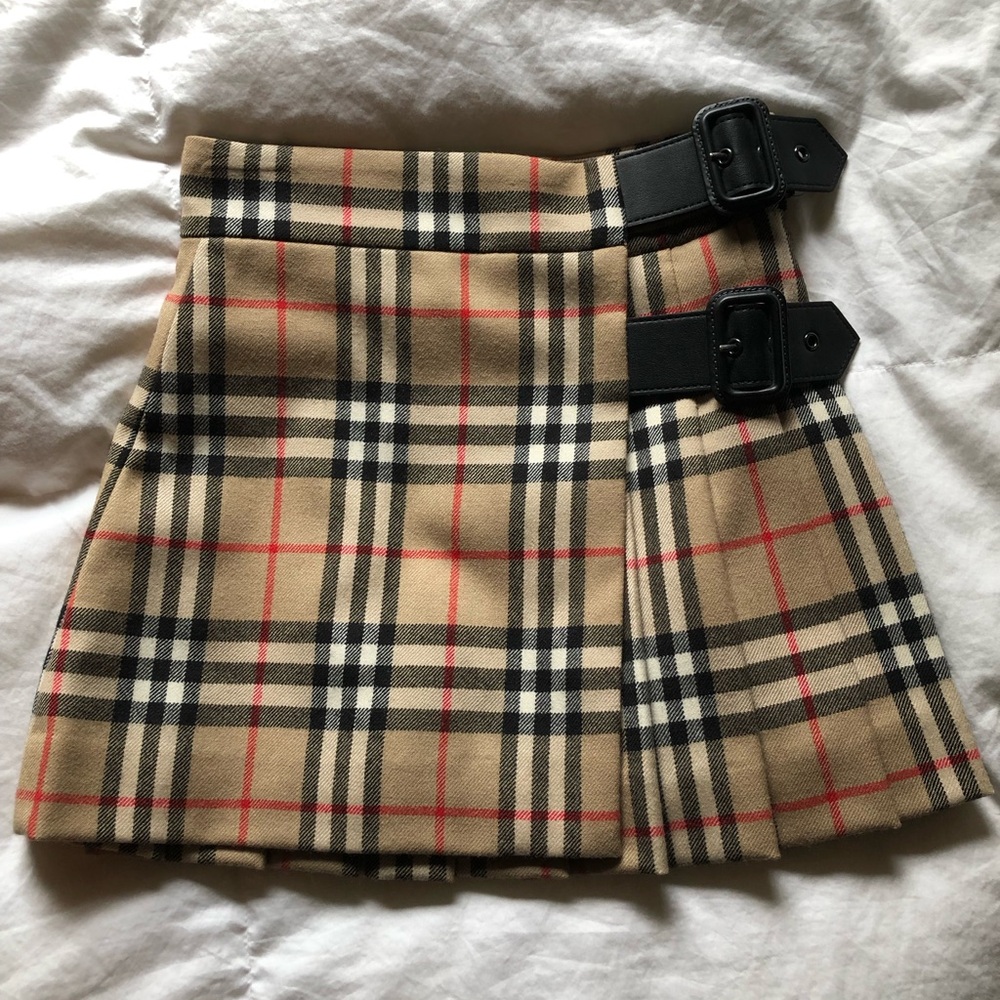 Burberry Tan Plaid Pleated Skirt with Black Buckle Straps